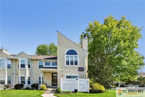 18 Dennis Court Hightstown NJ 08520