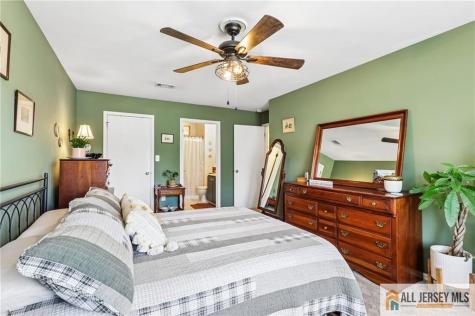 18 Dennis Court Hightstown NJ 08520