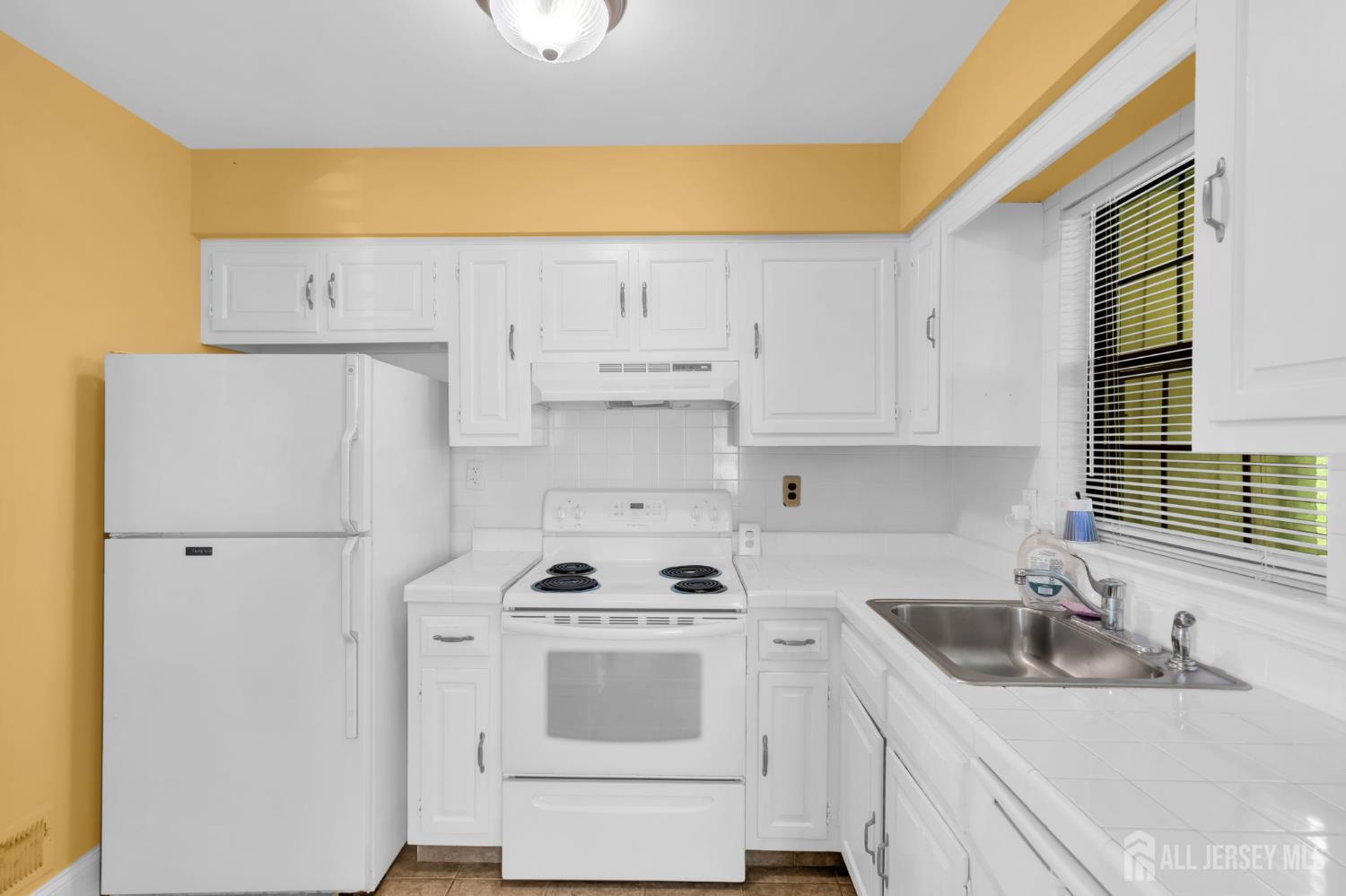 1102 Wellington Place Aberdeen NJ 07747
