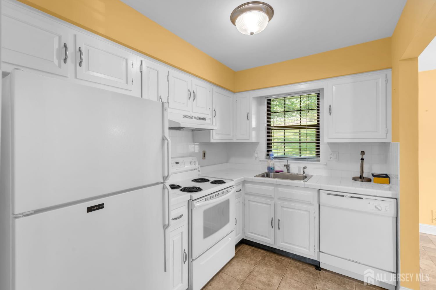 1102 Wellington Place Aberdeen NJ 07747