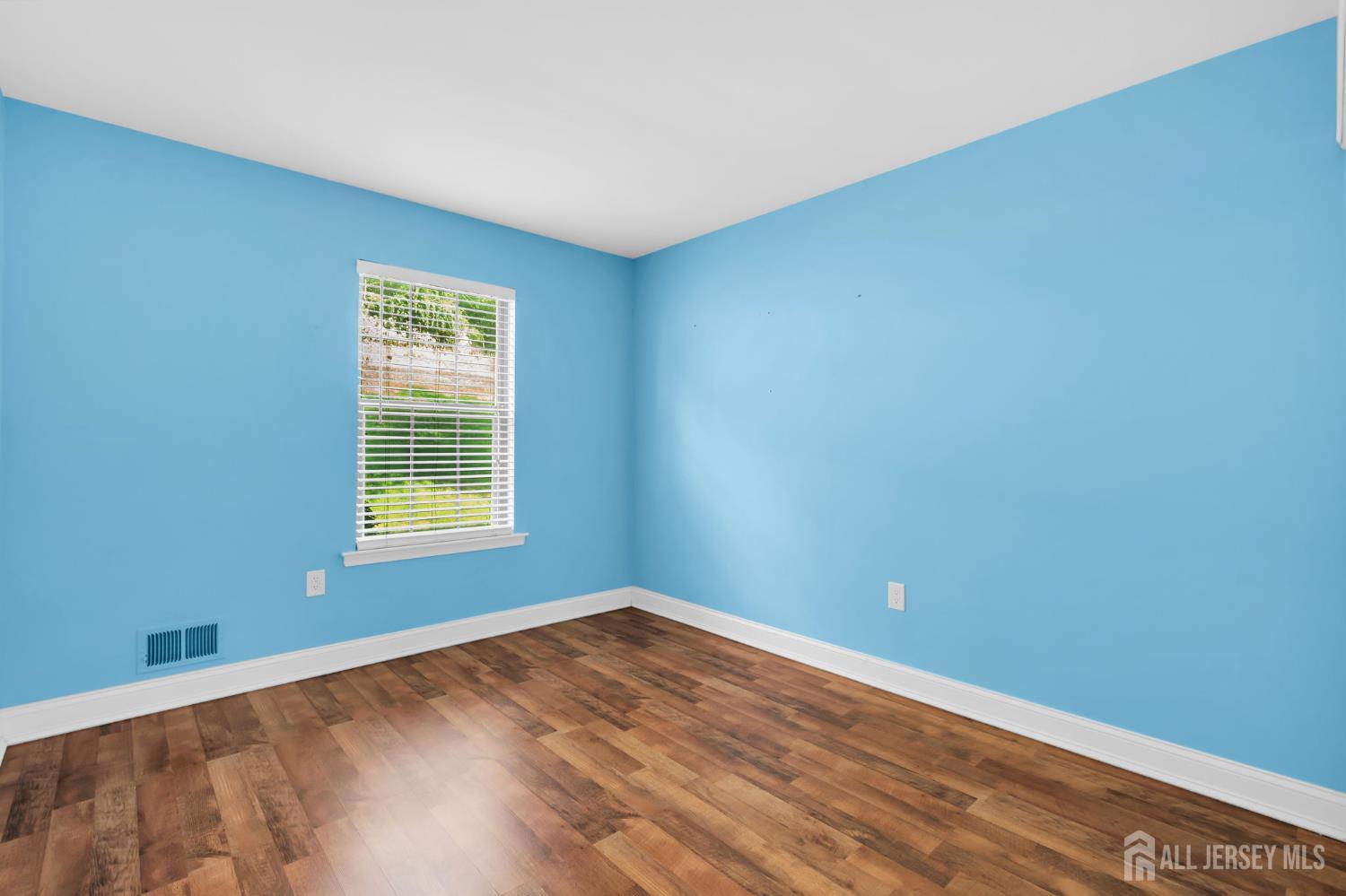 1102 Wellington Place Aberdeen NJ 07747