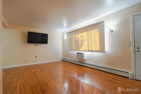 733 Cricket Lane Woodbridge Proper NJ 07095