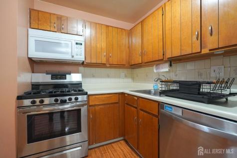 733 Cricket Lane Woodbridge Proper NJ 07095
