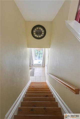 207 Sunshine Court Sayreville NJ 08859