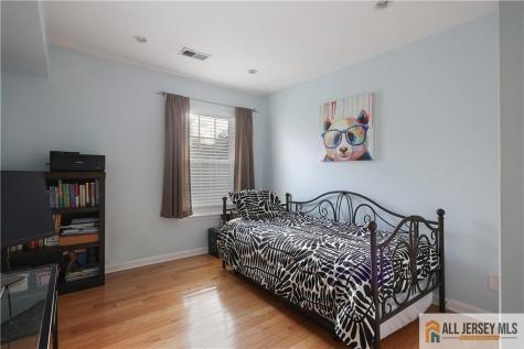 207 Sunshine Court Sayreville NJ 08859
