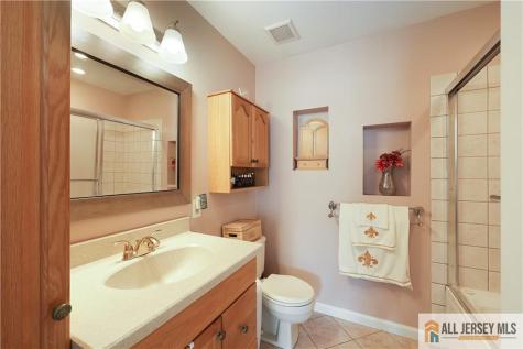 207 Sunshine Court Sayreville NJ 08859