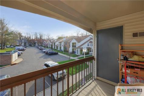 207 Sunshine Court Sayreville NJ 08859