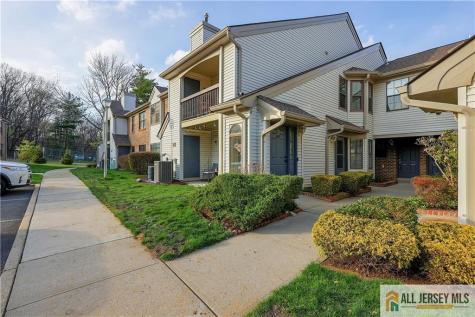 207 Sunshine Court Sayreville NJ 08859