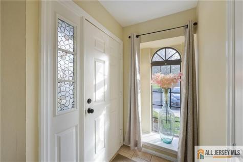 207 Sunshine Court Sayreville NJ 08859