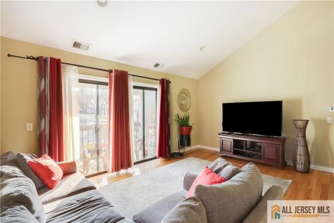 207 Sunshine Court Sayreville NJ 08859