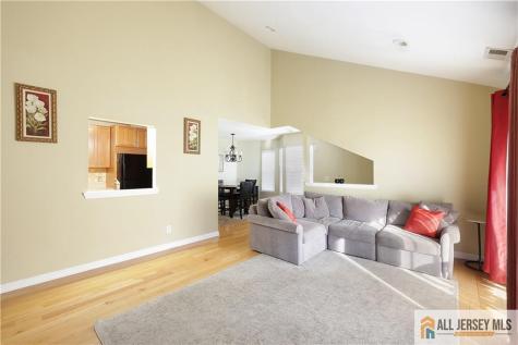 207 Sunshine Court Sayreville NJ 08859