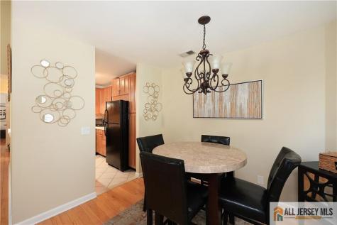 207 Sunshine Court Sayreville NJ 08859