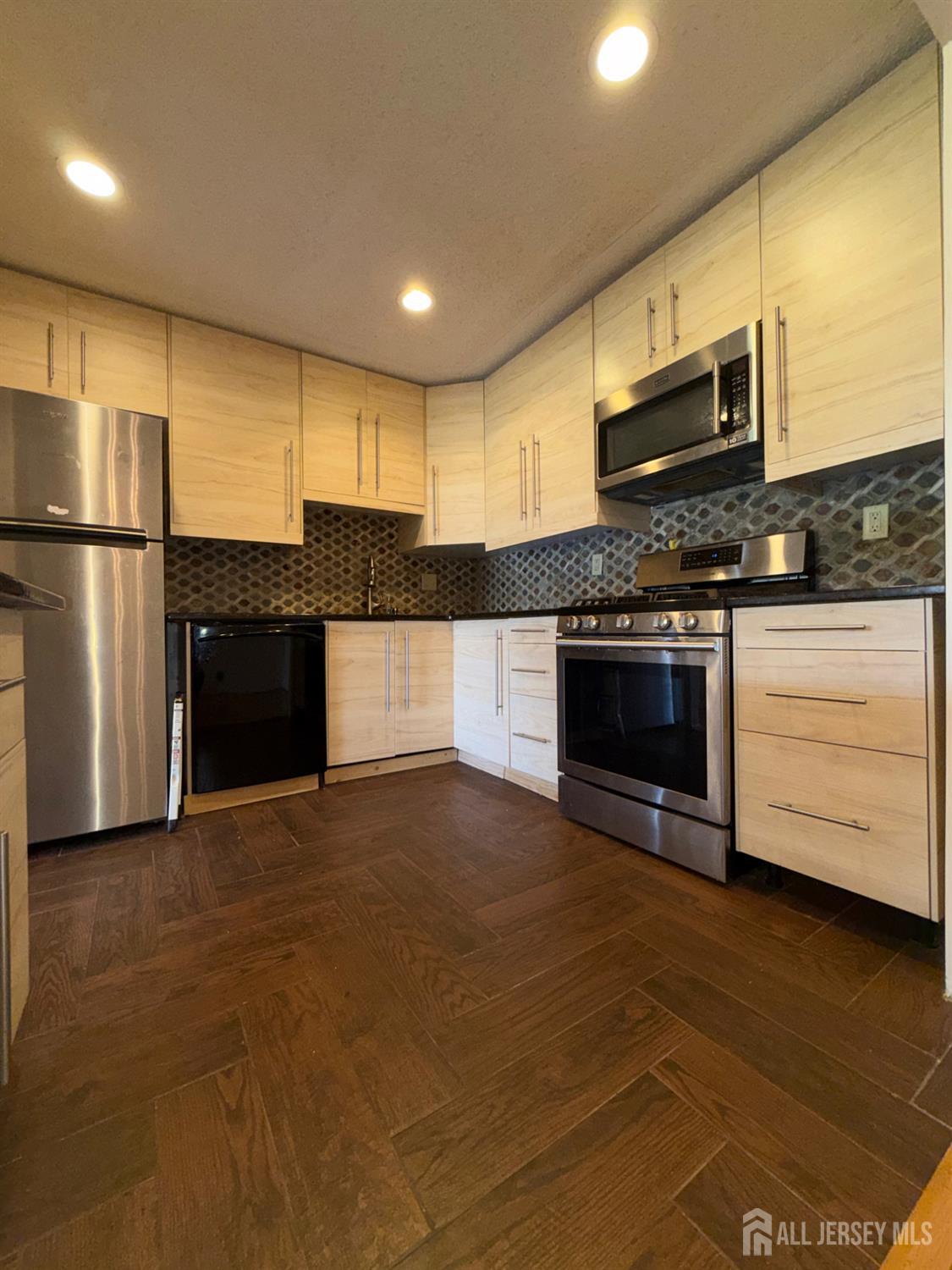 380 Lancaster Court Piscataway NJ 08854