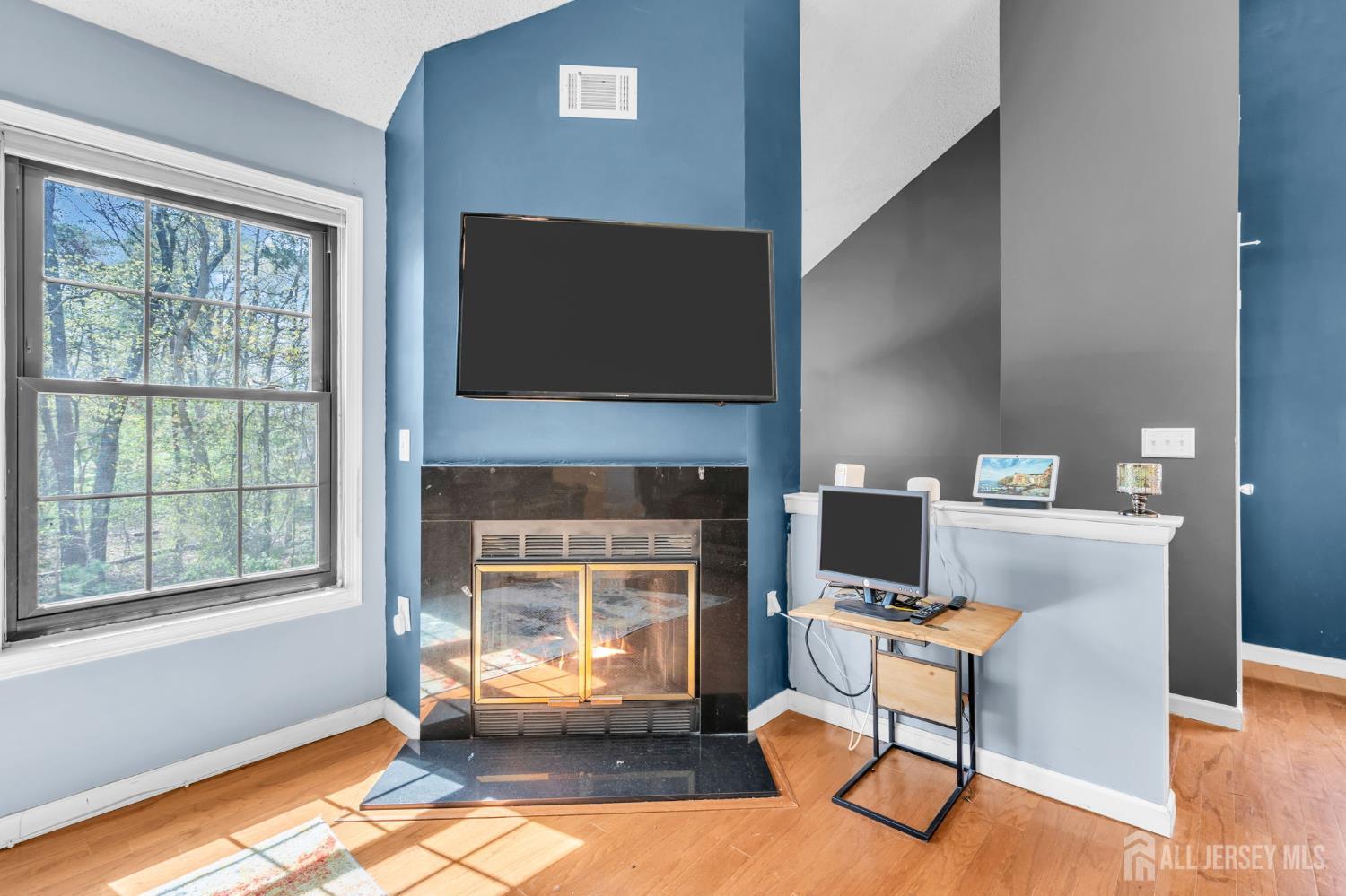 305 Owls Nest Court Jackson NJ 08527