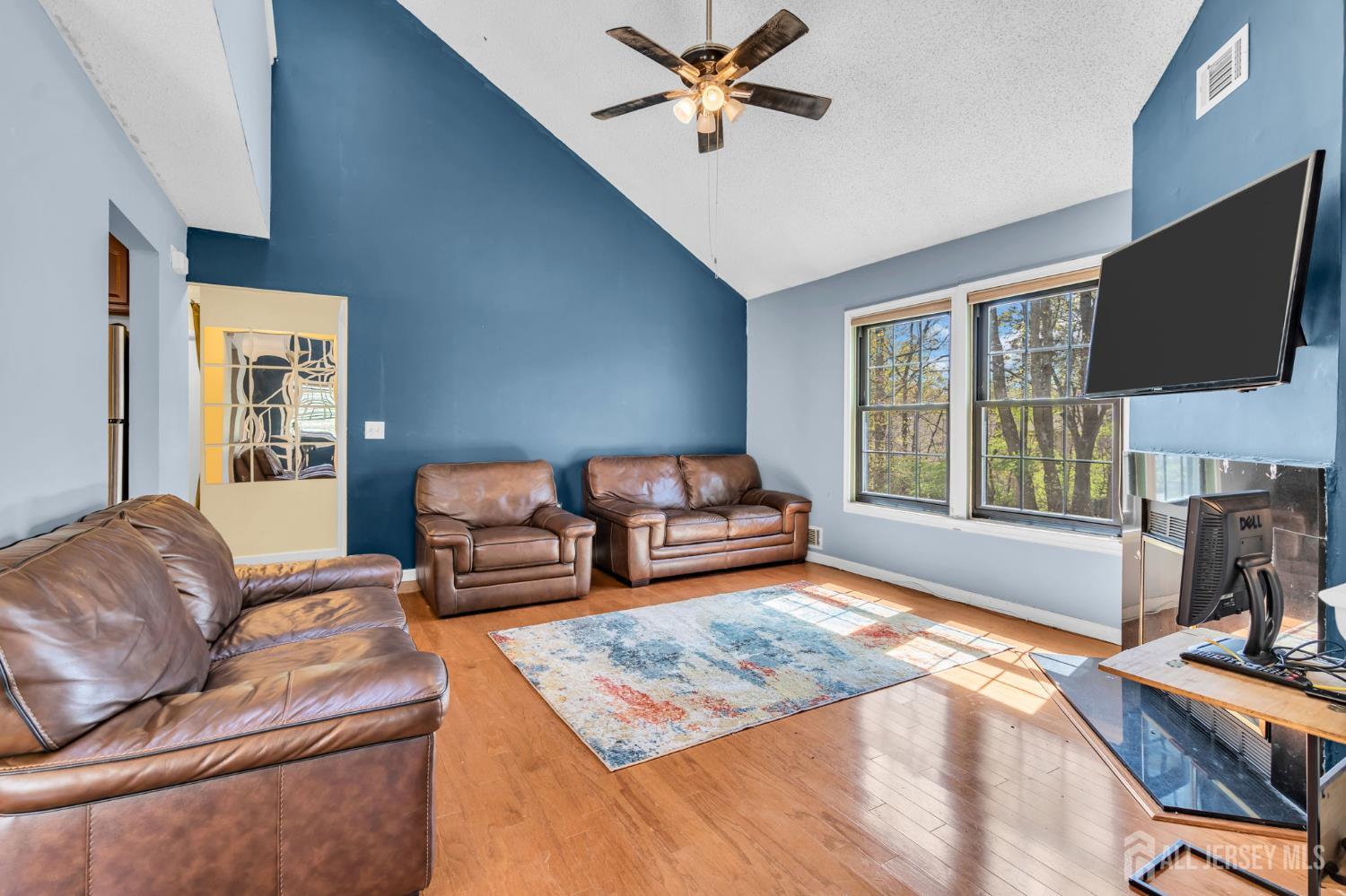 305 Owls Nest Court Jackson NJ 08527