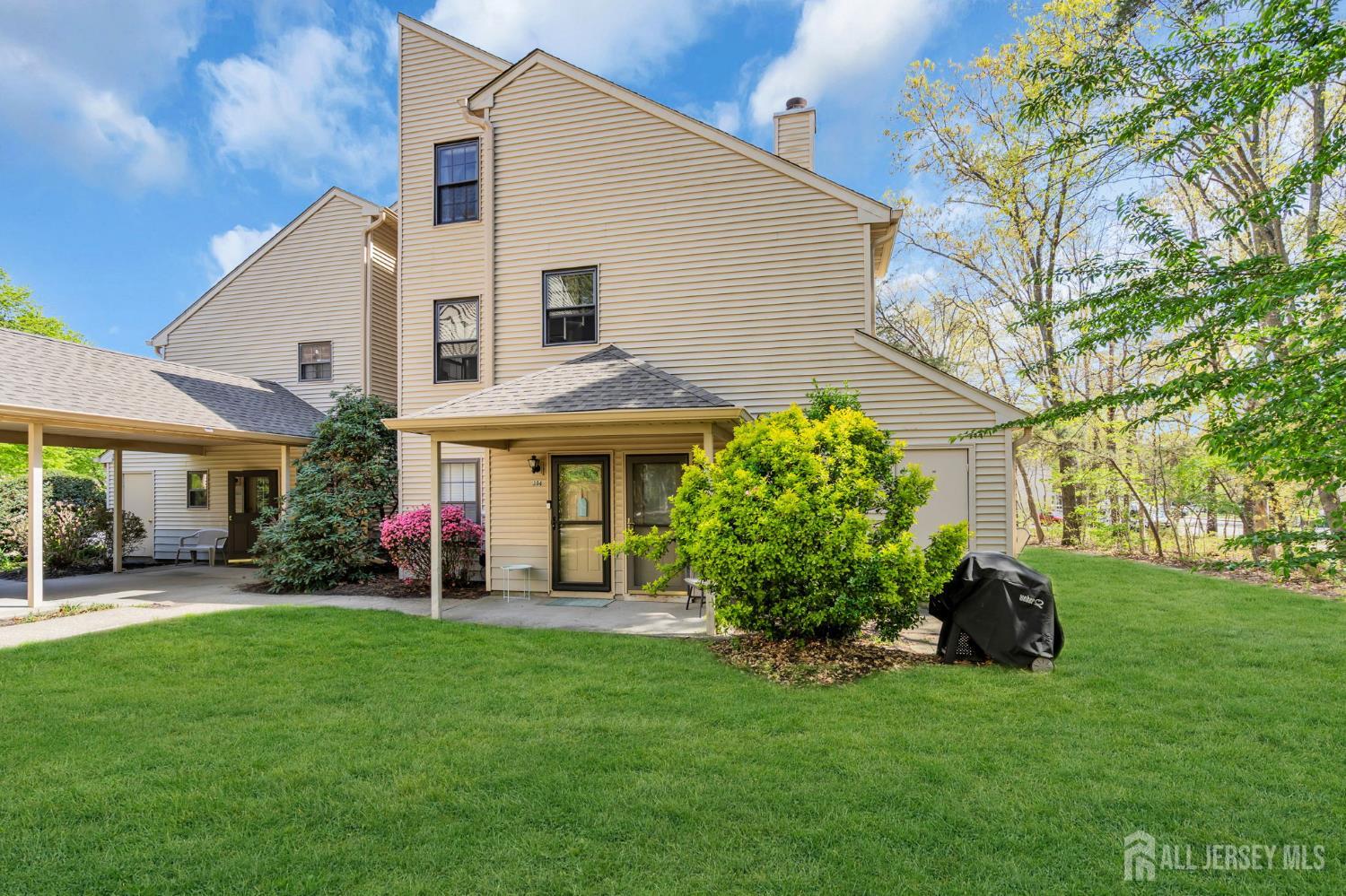 305 Owls Nest Court Jackson NJ 08527