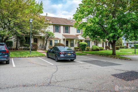 903 Maplecrest Road Edison NJ 08820