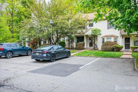 903 Maplecrest Road Edison NJ 08820