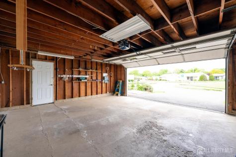 30-C Larch Plaza Monroe NJ 08831