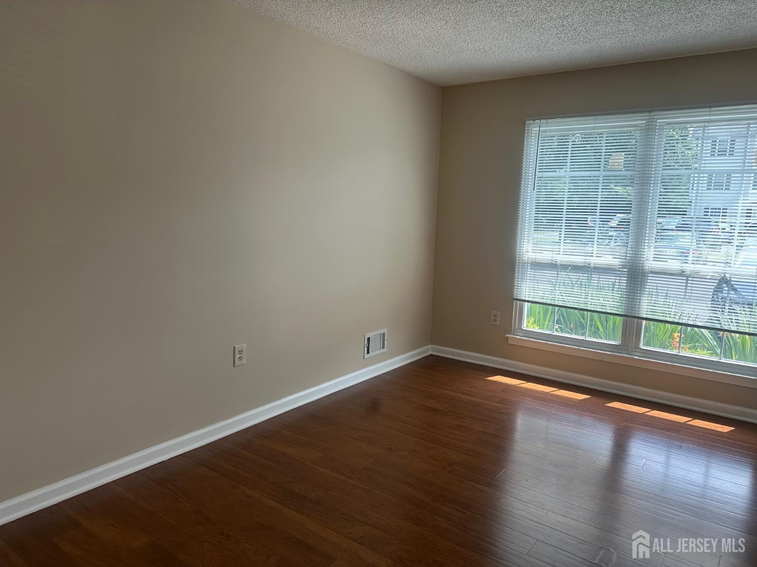 457 Northam Drive North Brunswick NJ 08902