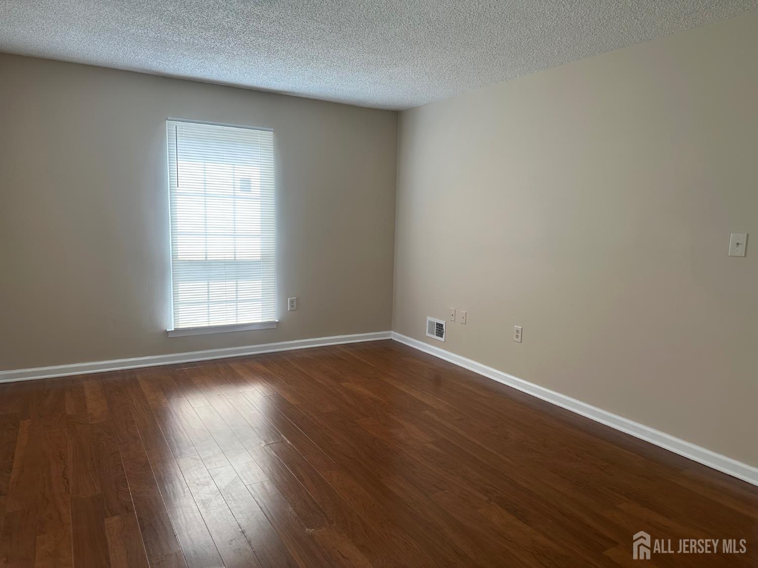 457 Northam Drive North Brunswick NJ 08902