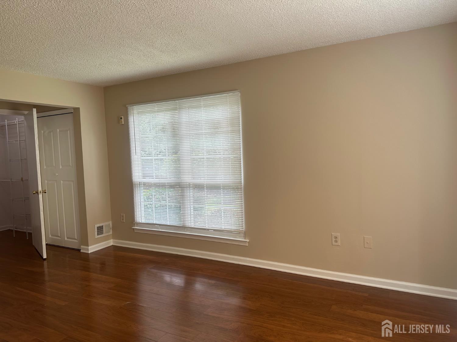 457 Northam Drive North Brunswick NJ 08902
