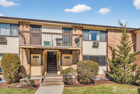 810 Cricket Lane Woodbridge Proper NJ 07095