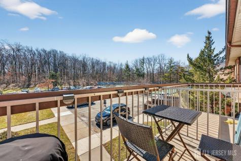 810 Cricket Lane Woodbridge Proper NJ 07095