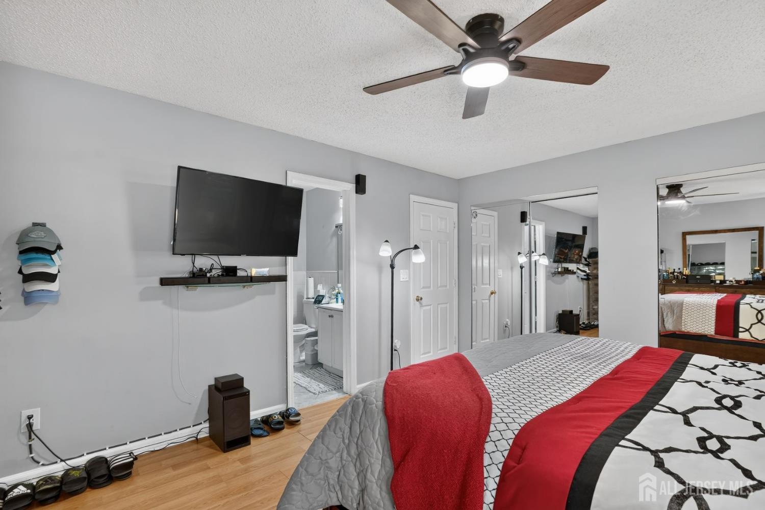 51 Woodmere Drive Sayreville NJ 08859