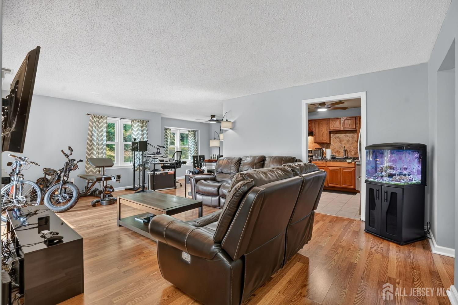 51 Woodmere Drive Sayreville NJ 08859
