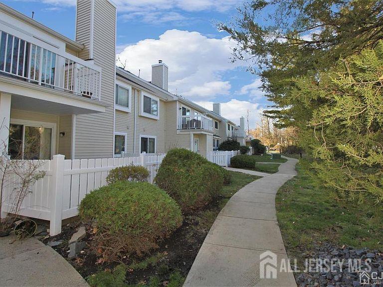 17 Deerberry Lane South Brunswick NJ 08852