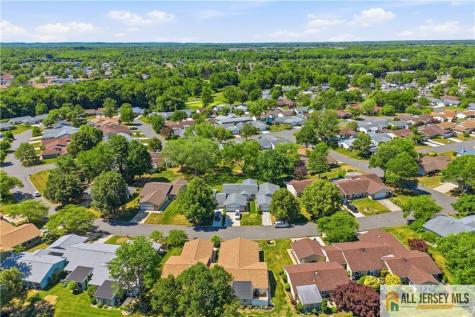 297 Yardley Drive Monroe NJ 08831