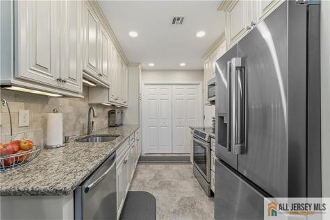 297 Yardley Drive Monroe NJ 08831