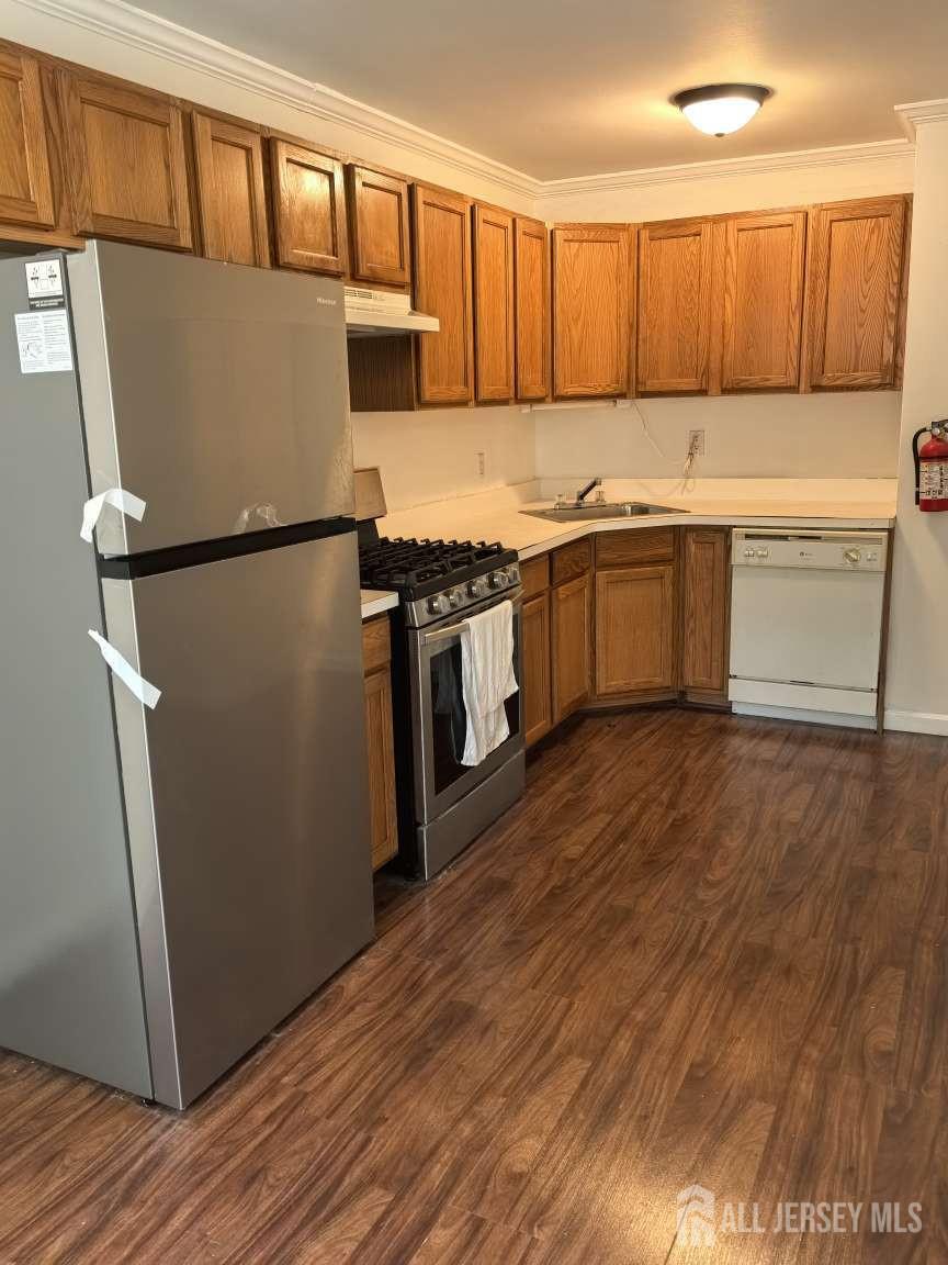 22 Lake Avenue East Brunswick NJ 08816