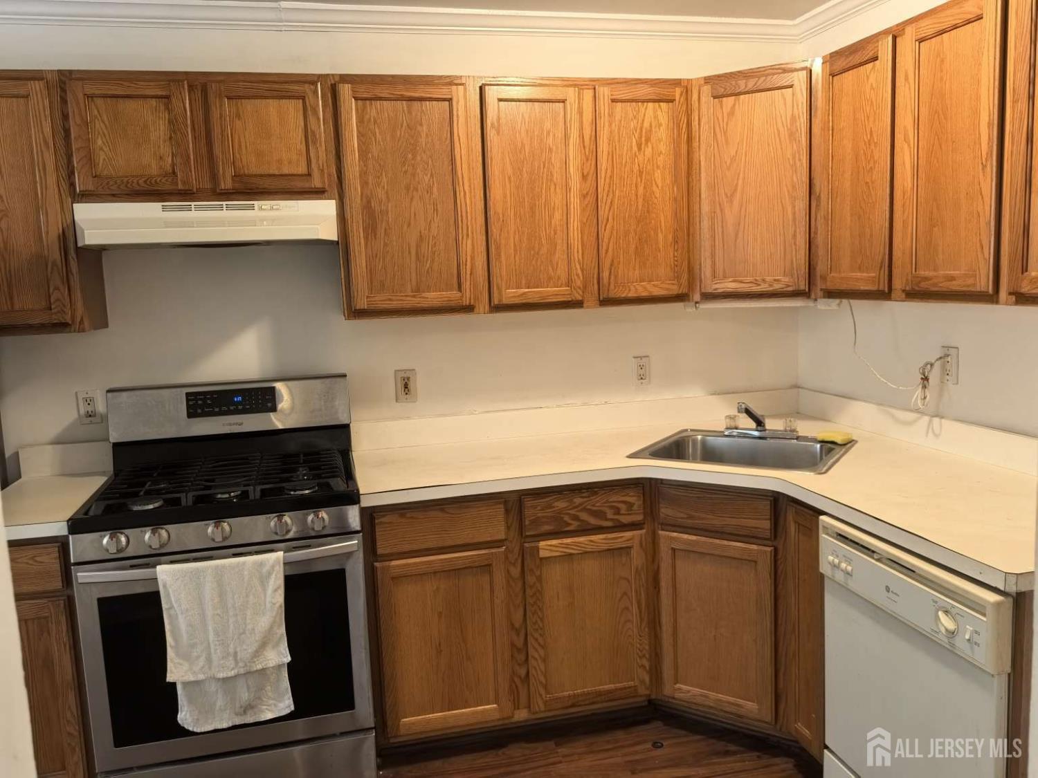 22 Lake Avenue East Brunswick NJ 08816