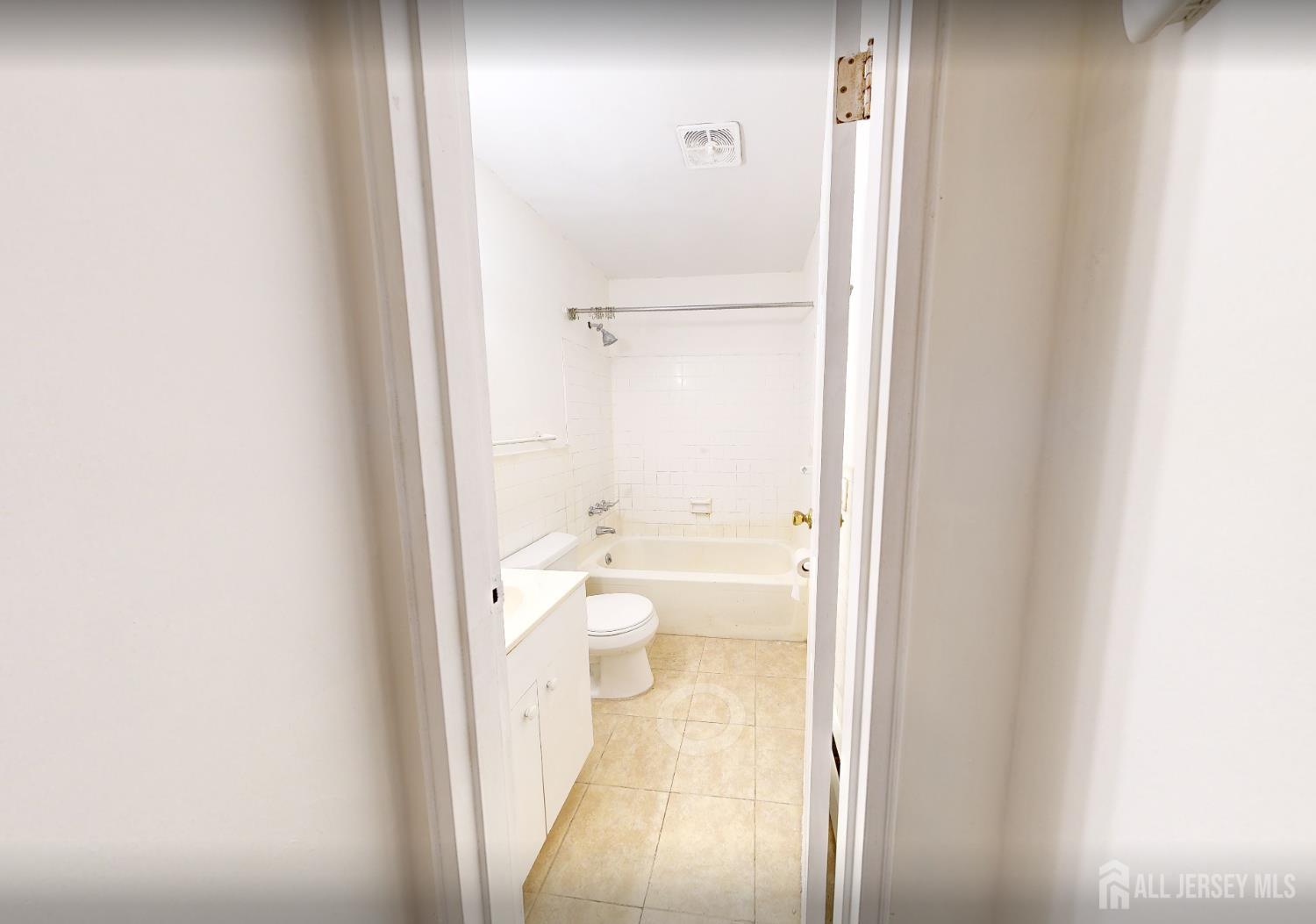 22 Lake Avenue East Brunswick NJ 08816