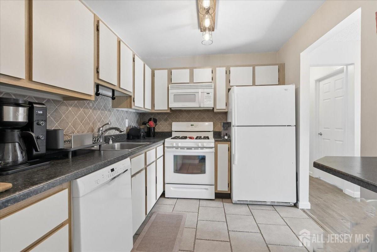 506 Violet Lane Jackson NJ 08527