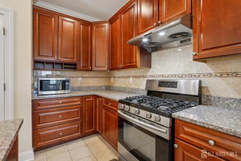32 Cinder Road Edison NJ 08820