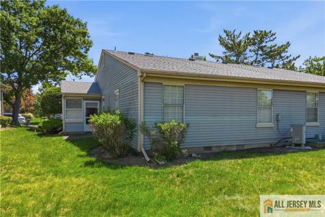 9 Patrick Henry A Court Monroe NJ 08831