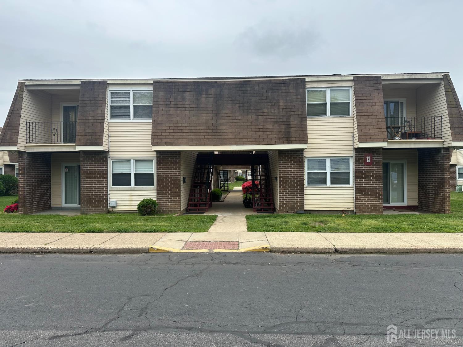 13-2 Florence Tollgate Florence NJ 08518