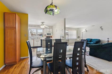 24 Woodedge Avenue Edison NJ 08817
