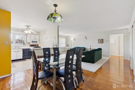 24 Woodedge Avenue Edison NJ 08817