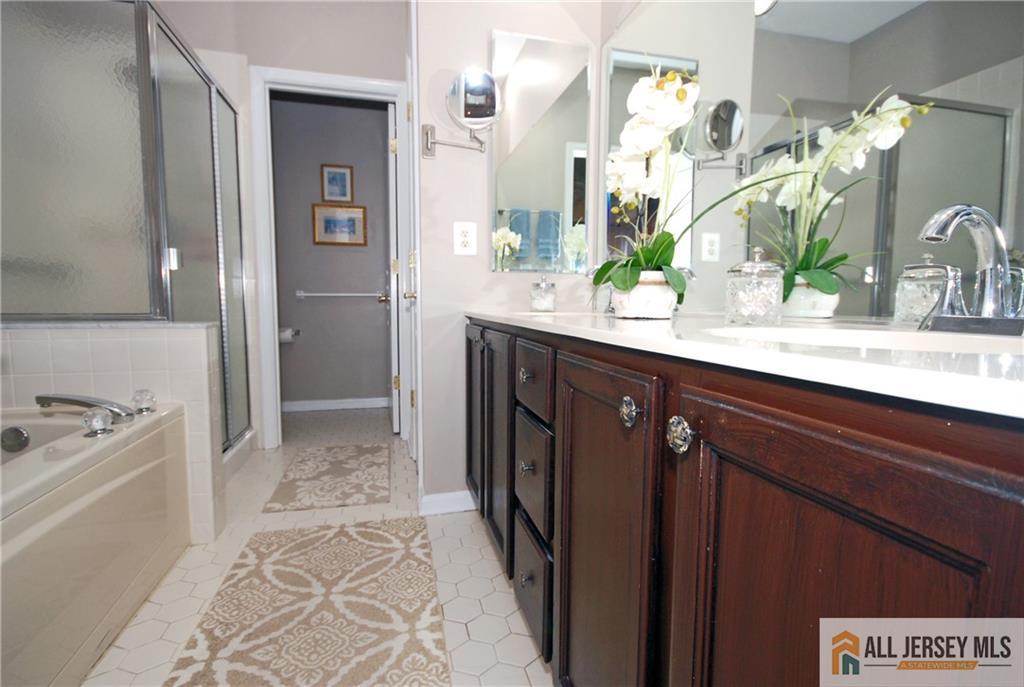 654 Bluebird Drive Monroe NJ 08831