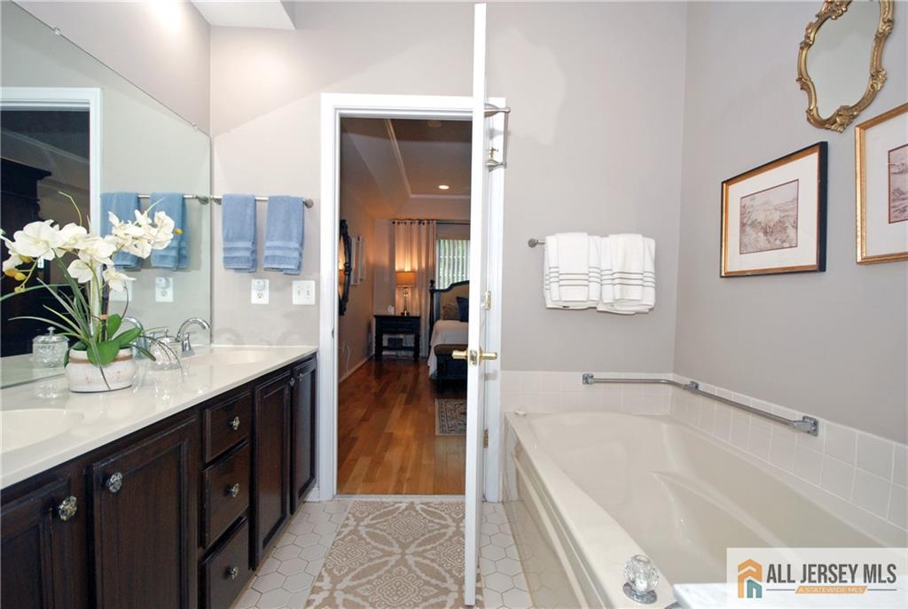 654 Bluebird Drive Monroe NJ 08831