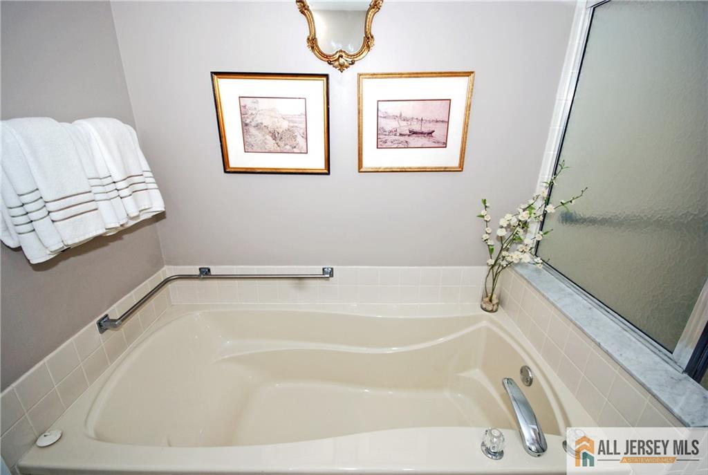 654 Bluebird Drive Monroe NJ 08831