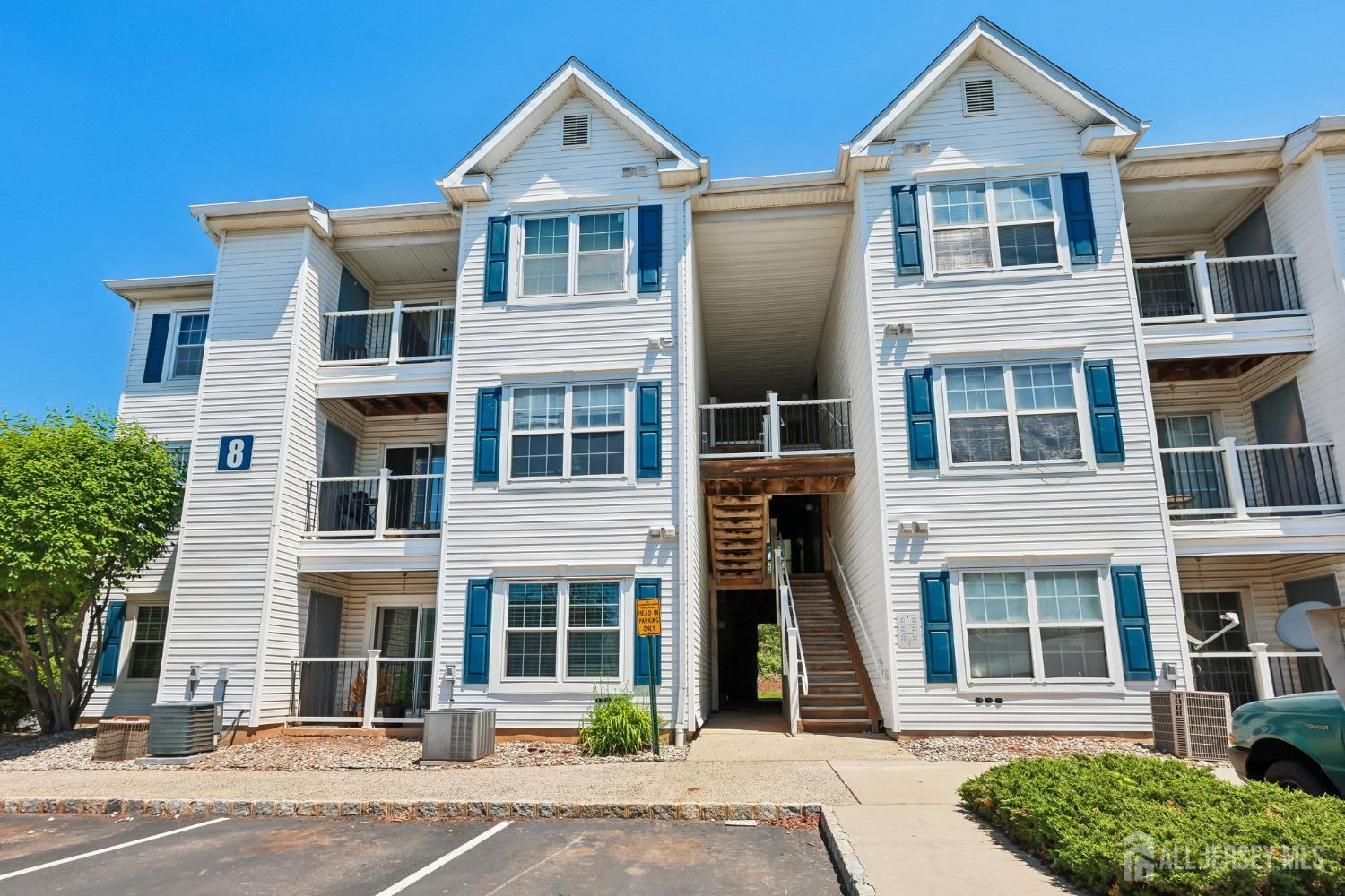811 Waterford Drive Edison NJ 08817