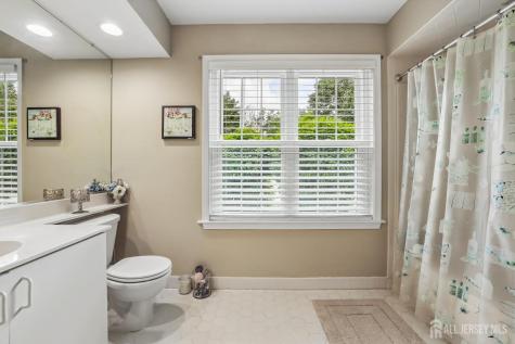 1702 Tanglewood Court Helmetta NJ 08828