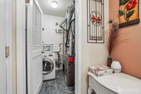 1702 Tanglewood Court Helmetta NJ 08828