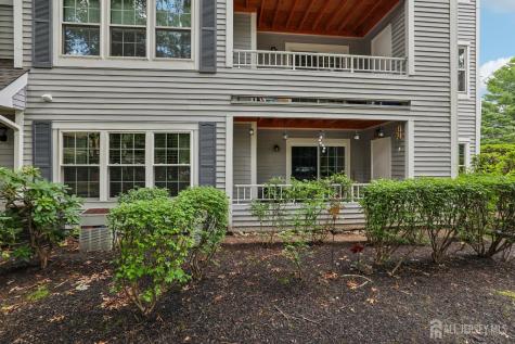 1702 Tanglewood Court Helmetta NJ 08828