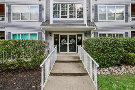 1702 Tanglewood Court Helmetta NJ 08828